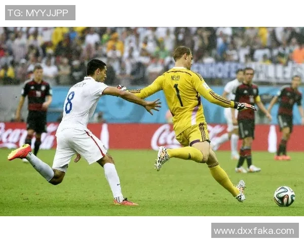 重庆足球队防守反击战术分析与成败得失探讨